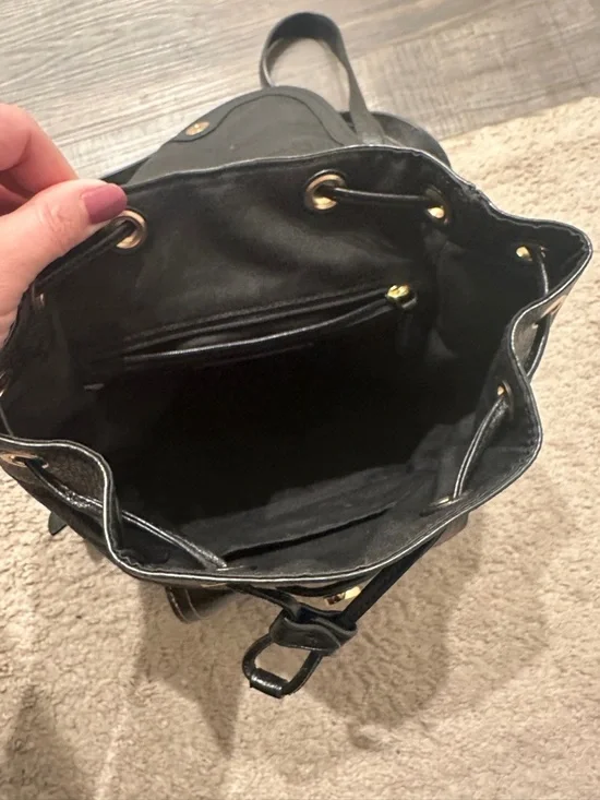 Coach Black Leather Drawstring Shoulder Bag- backpack - Picture 3 of 3